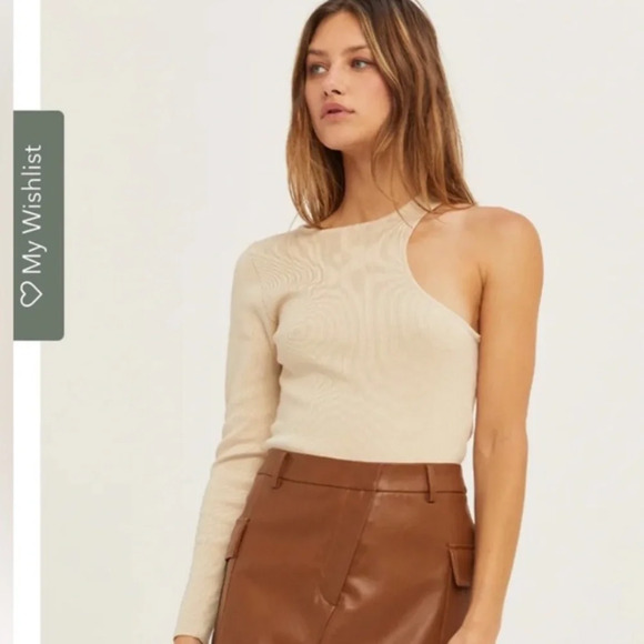 Crescent one shoulder sweater top - Picture 1 of 6
